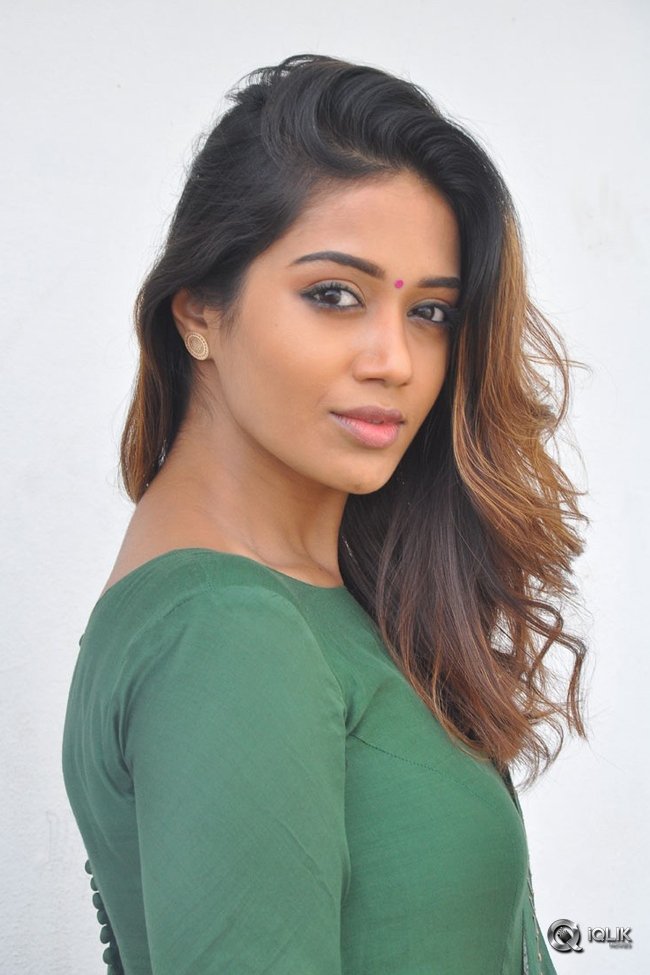 Nivetha-Pethuraj-At-Mental-Madilo-Movie-Press-Meet